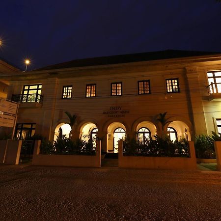 Отель Alpha Old Court House Коччи Экстерьер фото